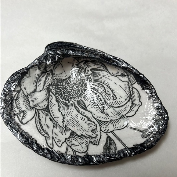 Hand Crafted Black & White Floral Trinket  Dish - Picture 1 of 9